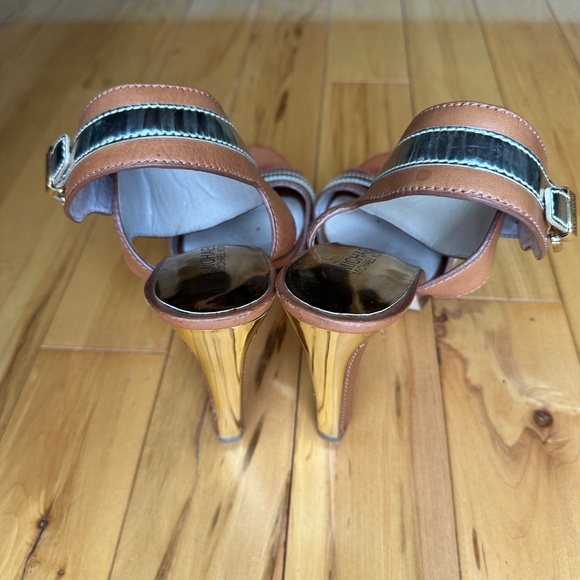 Grace Ankle strap by Micheal Kors - Picture 4 of 5